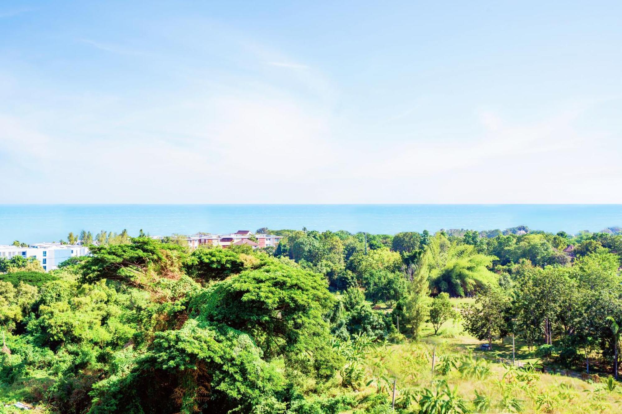 Апартаменты Hua Hin First - Happy Rent Номер фото