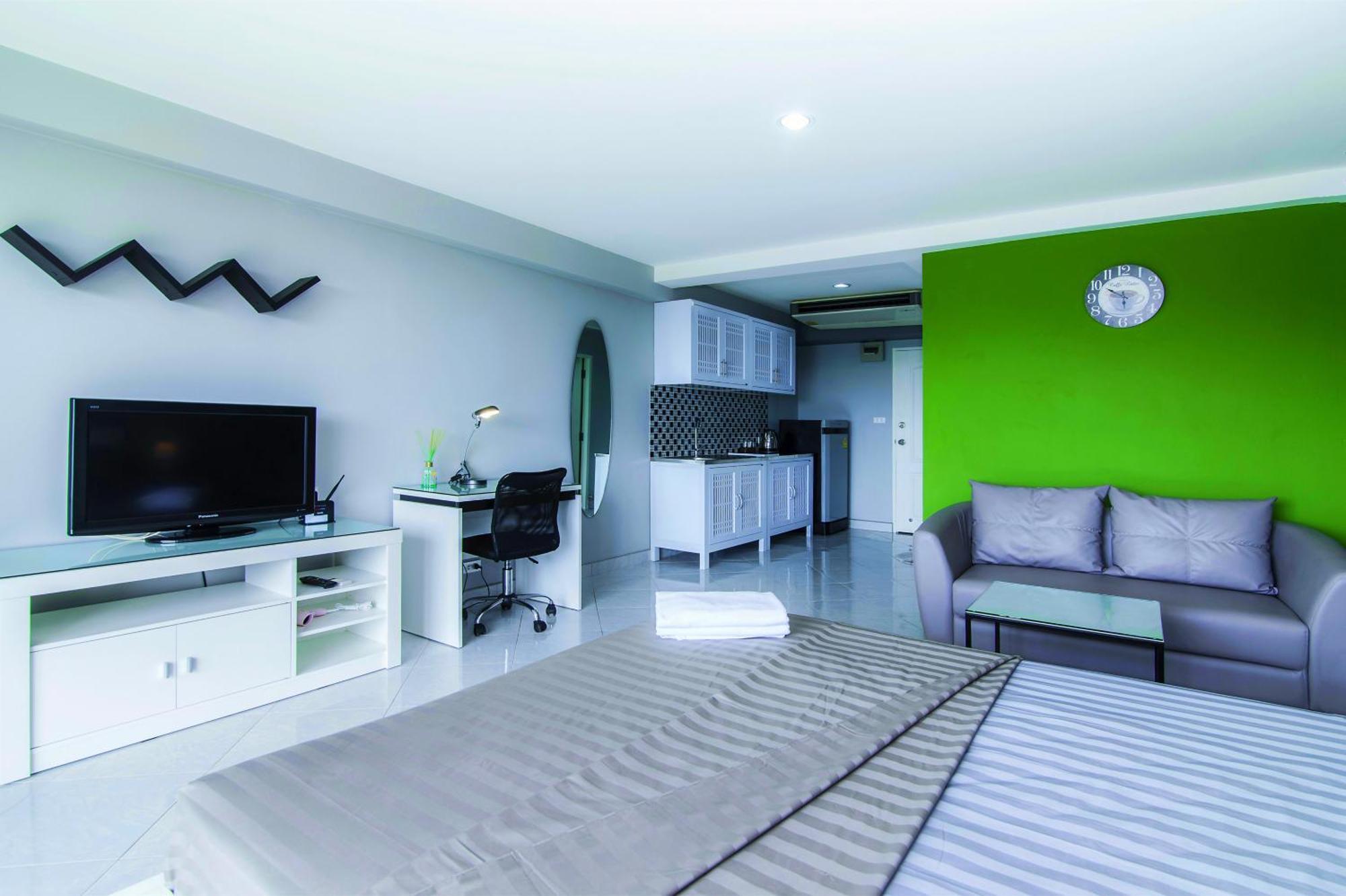 Апартаменты Hua Hin First - Happy Rent Номер фото