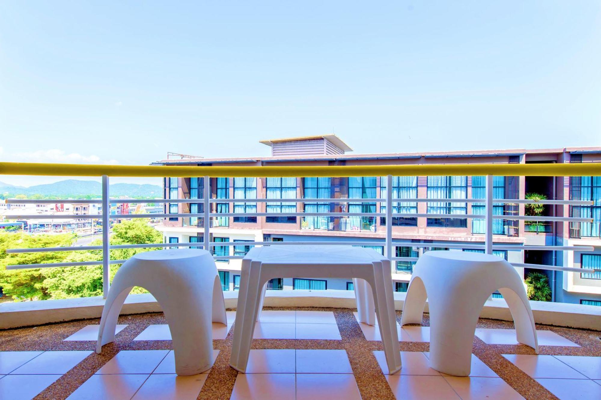 Апартаменты Hua Hin First - Happy Rent Номер фото
