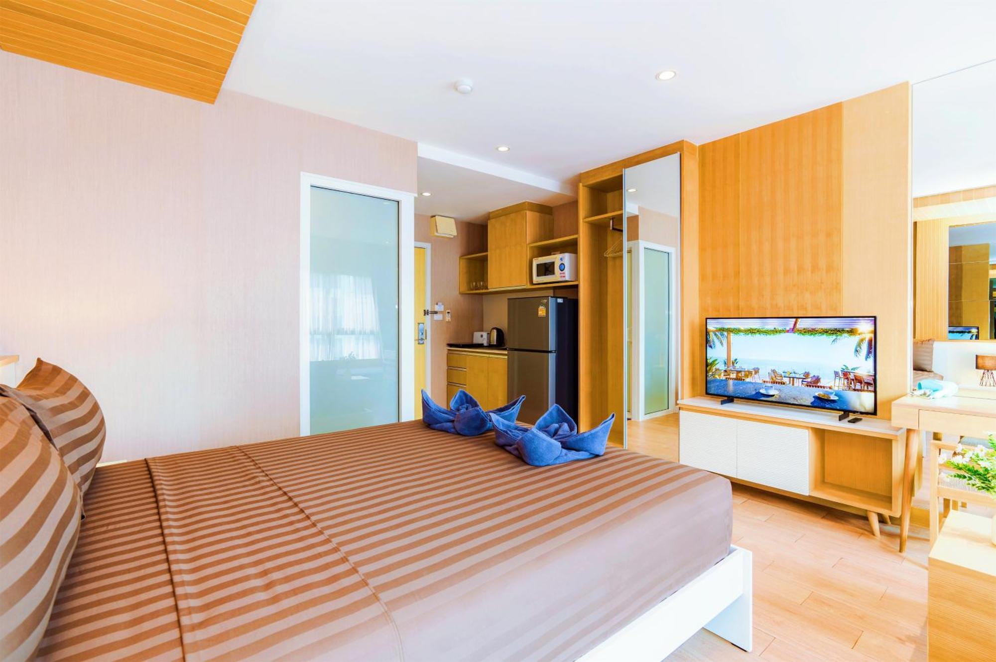 Апартаменты Hua Hin First - Happy Rent Номер фото